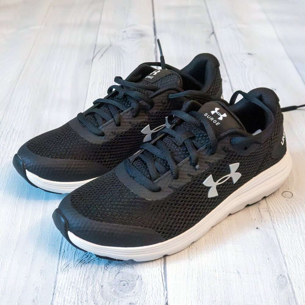 Under Armour UA GS Surge 2 5.5 Youth Athletic Shoe - New!